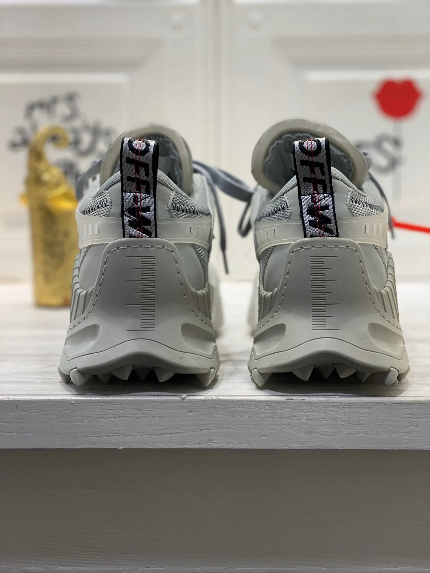 Men's Men's Shoes💰480🌼【New Style】High-end Boutique-🤷‍♂🤷‍♂OFF-WHITE x Air Jordan 】1 The joint shoe has been highly concerned by everyone since its design. The new shoe is shown in the popular Chicago bull white and yellow LOGO color scheme. The shoe body is made of cowhide, cow suede, and other materials. In addition to the X hidden on the inside of the leather, the oversized Swoosh, OFF-WHITE for Nike, Air Jordan 1 birth information and AIR are displayed on both sides of the shoe. The iconic details of OFF-WHITE can be seen on the sole and insole. You can choose a pair if you like the style. Code: 39-44 (45 can be customized